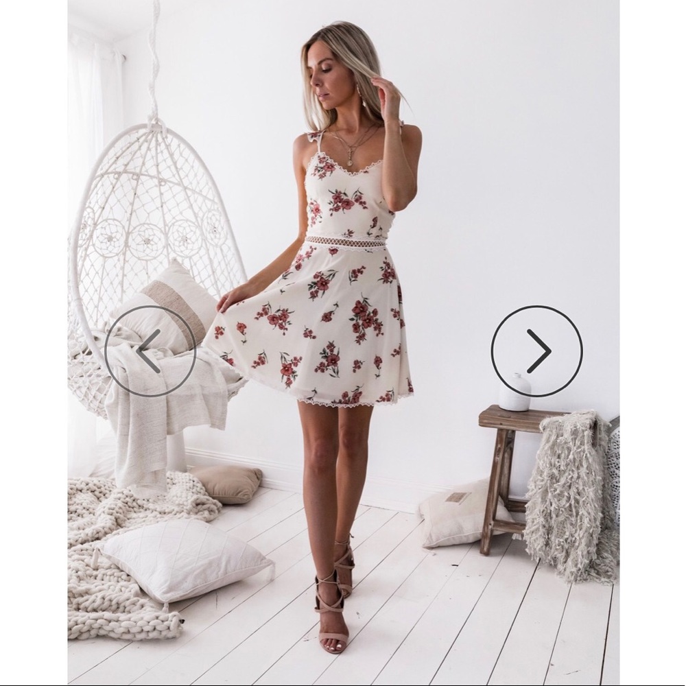 BORN TO BE CHIC - JORDYN DRESS - NEW WITH TAGS